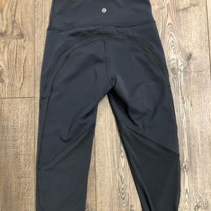 Lululemon crop grey size 6